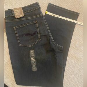 Brand new! Denver Hayes women’s Hanna High Rise straight jeans. Size 14 x 32